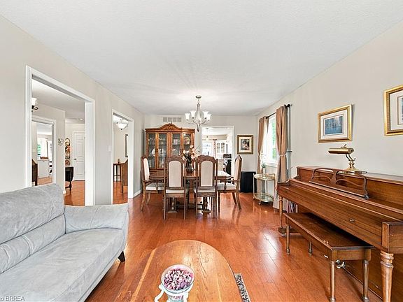 5th image of 41 Griffiths Dr