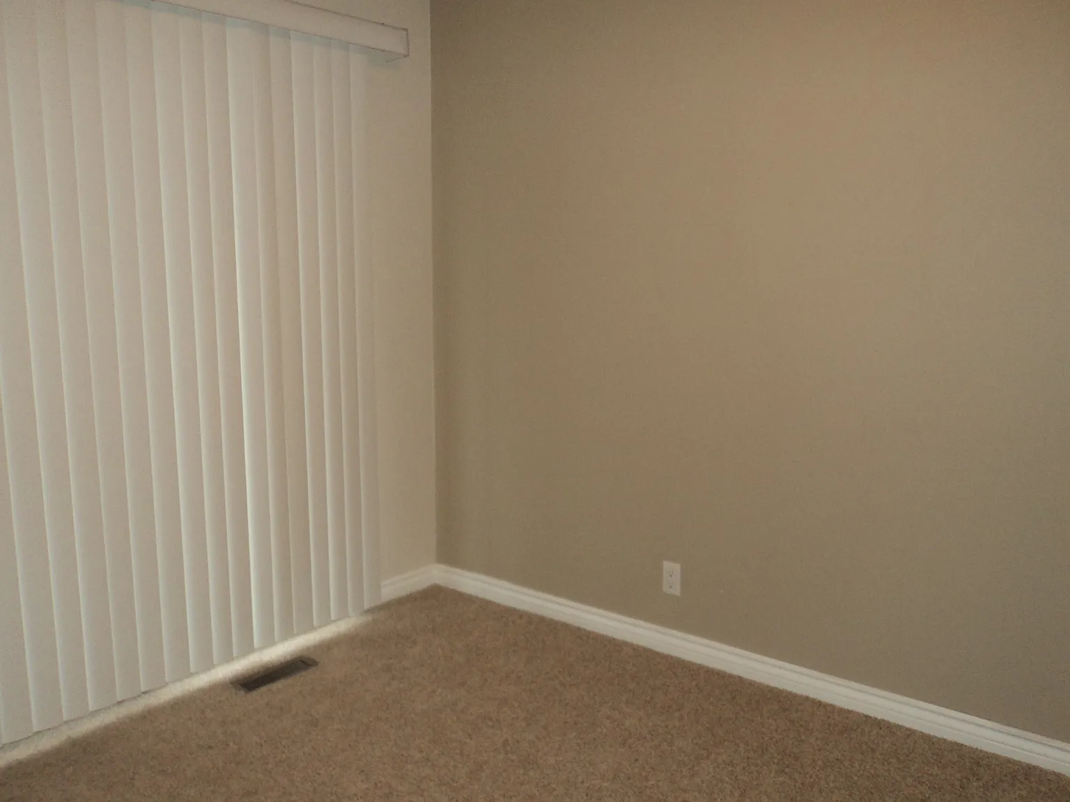 3 bed, 1.5 bath, 1120 sqft, $1,995 — Photo 4