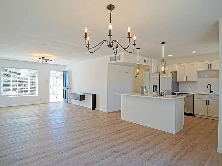 7903 Indian School Rd NE — Photo 11