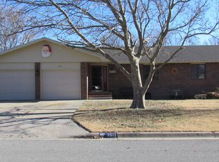 2512 Reeves Ave, Dodge City, KS 67801