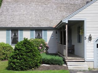 5 Hale Farm Rd, Lee, NH 03861