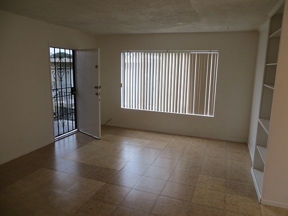 3rd image of 3821 39th St APT 9