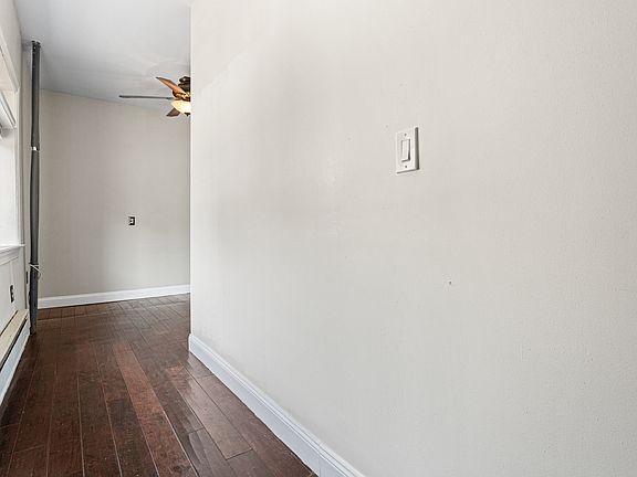 3rd image of 1101 E Palmer St