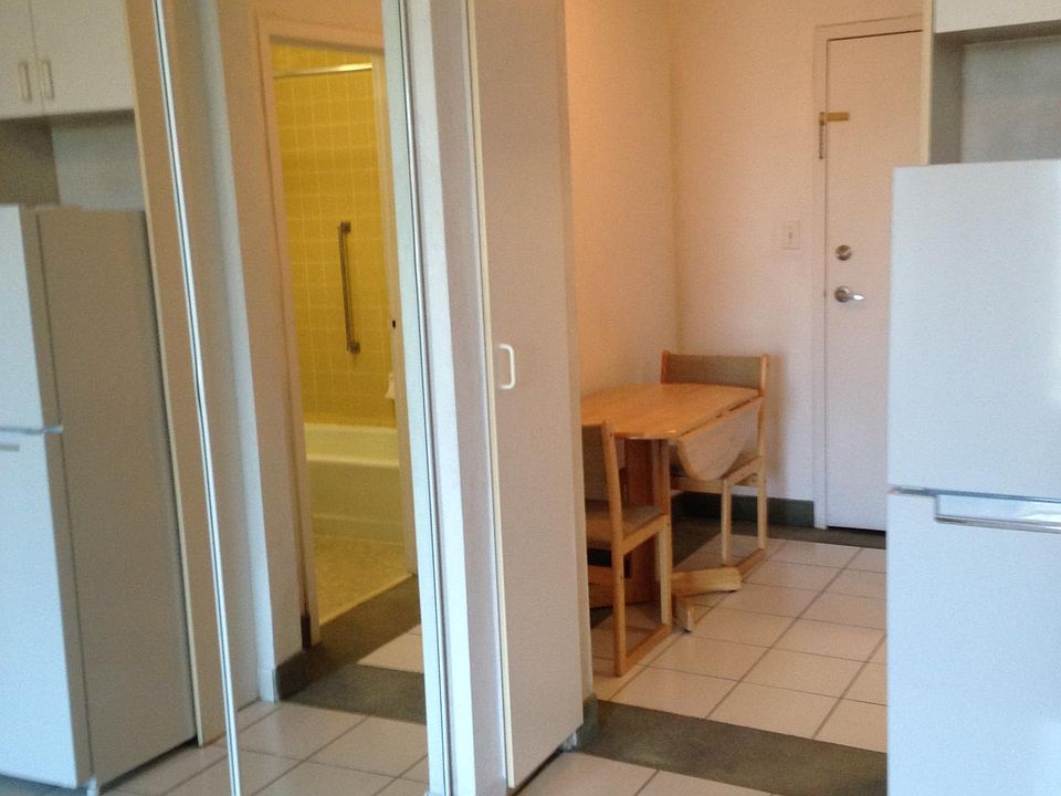 2nd image of 224 E Garden St APT 129