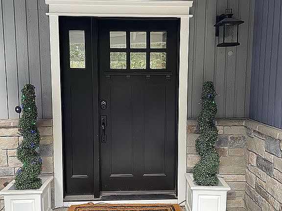 4th image of 3225 Sahalee Dr W
