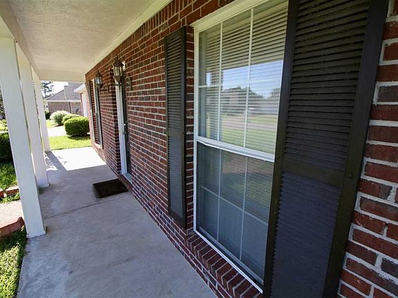 2nd image of 114 Dogwood Way