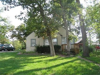 2nd image of 532 Knollwood St