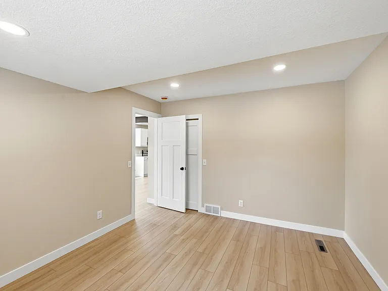 Secondary bedroom