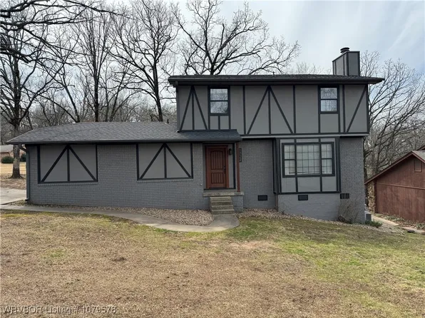 1722 Prestwick Dr, Fort Smith, AR 72908