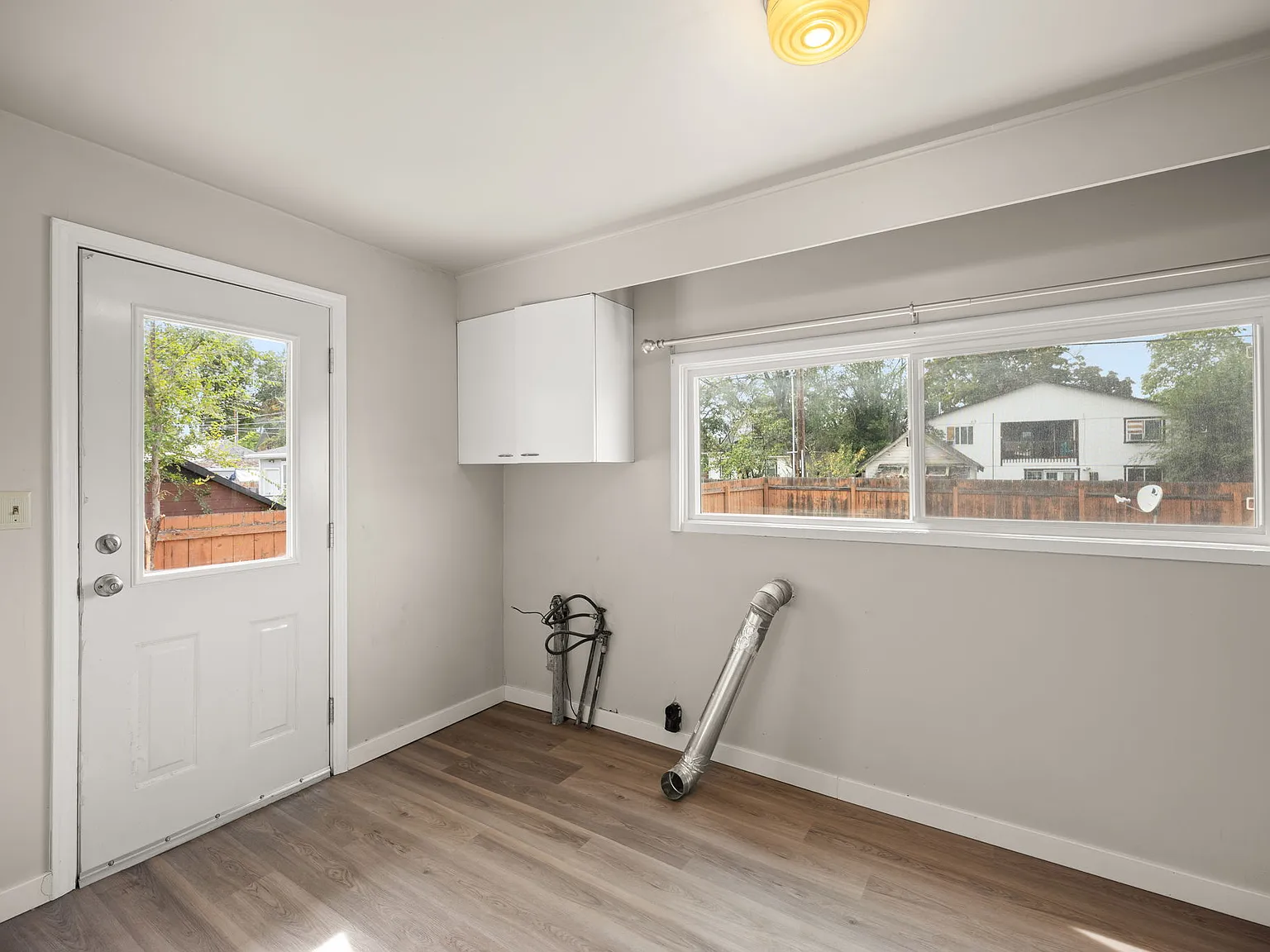 3 bed, 1598 sqft, $1,900 — Photo 2