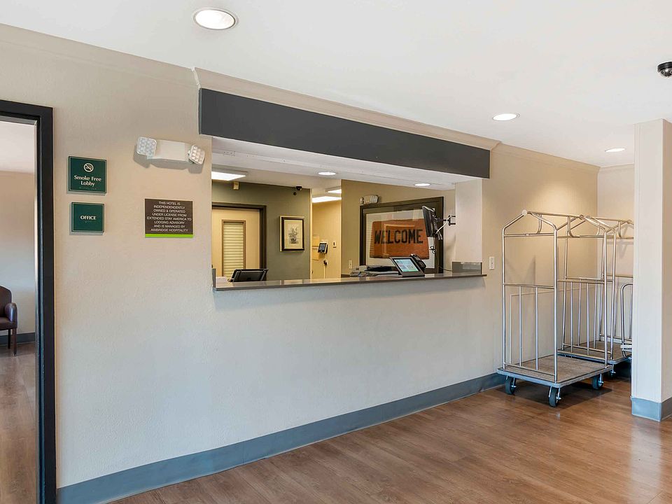 Lobby and Guest Check-in