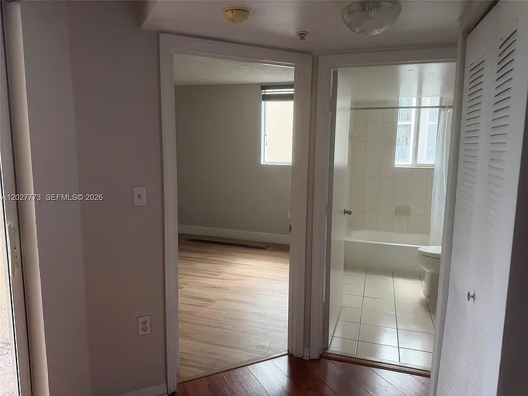 102 SW 6th Ave #501 — Photo 5