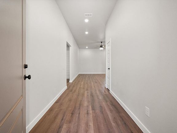 2nd image of 2905 Corpus Ave