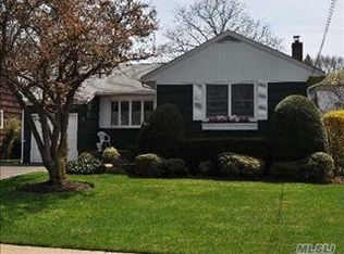 1716 Kirkwood Ave, Merrick, NY 11566