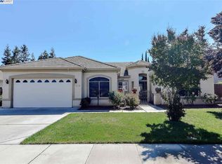 936 Sweet Pea Ln, Manteca, CA 95336