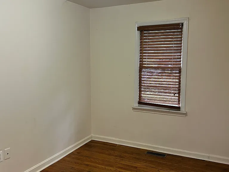 1203 Westview Dr — Photo 4