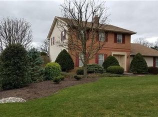 5144 Foxcroft Dr, Schnecksville, PA 18078