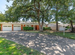 1317 Willowbrook St, Arlington, TX 76011