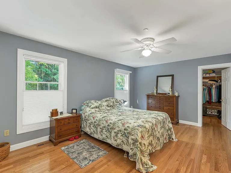 20 Emily Cir — Photo 13