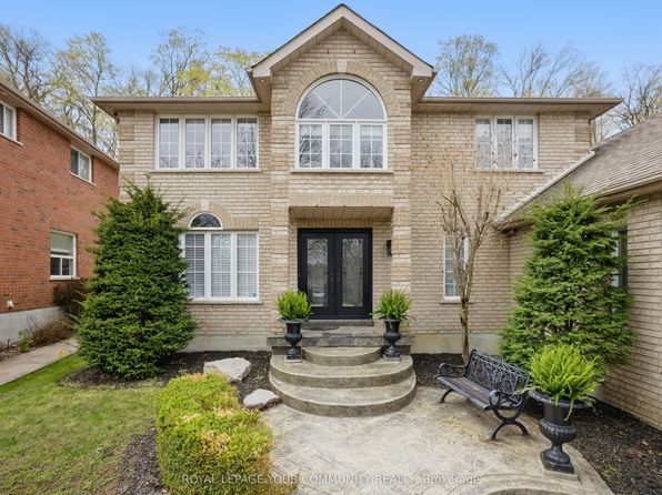 43 Crimson Ridge Rd, Barrie, ON L4N 9S1