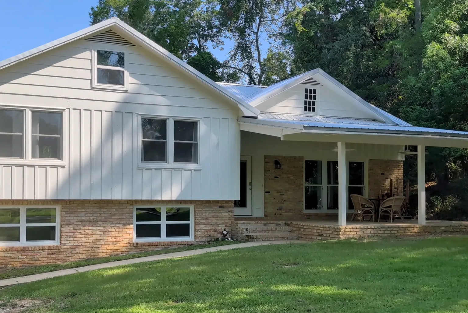 3 bed, 2594 sqft, $4,000 — Photo 1