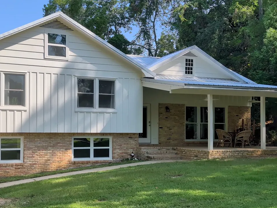 303 Creek Dr