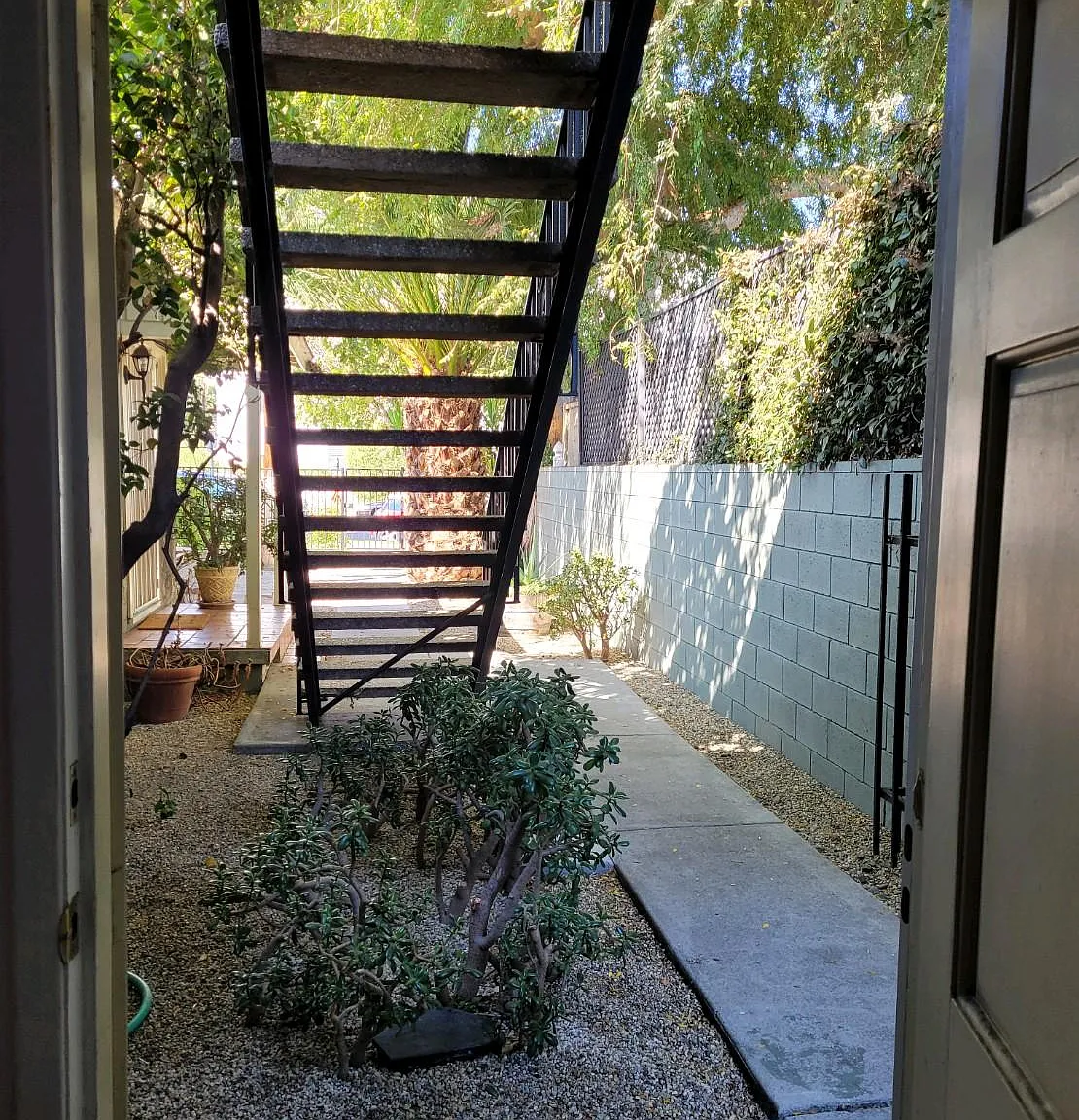 Studio, 350 sqft, $1,750 — Photo 1