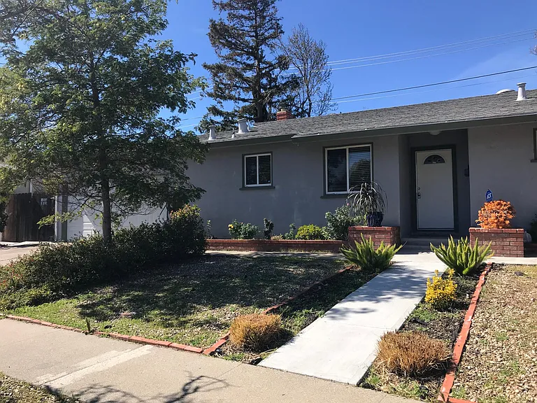 2216 Kendree St — Photo 2