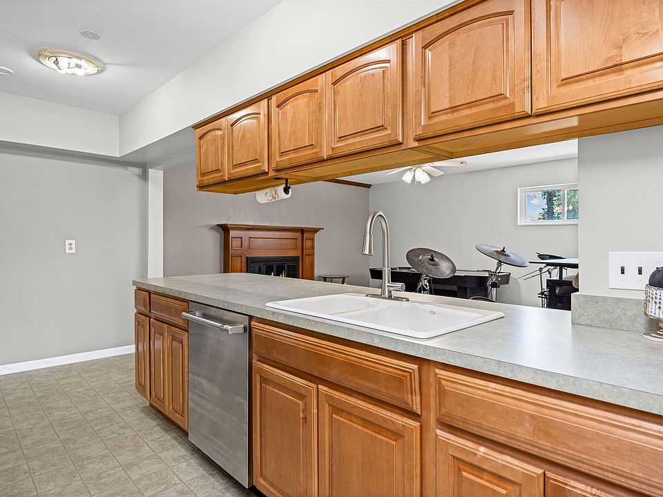 22405 E Schafer St, photo 16