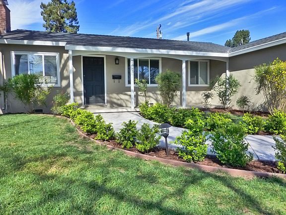 3rd image of 2385 Boxwood Dr