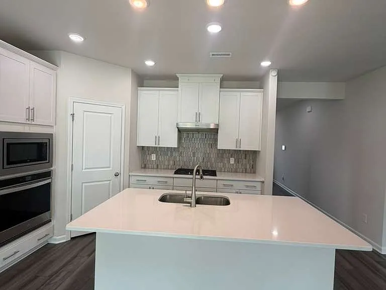 845 Avonmore Dr — Photo 29