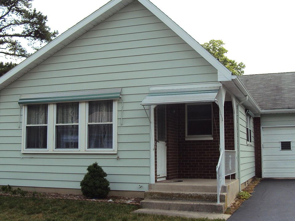 1st image of 2 Hale Lane #D