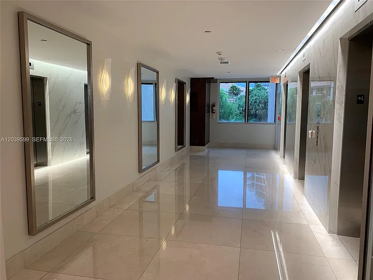 540 Brickell Key Dr #1025 — Photo 18