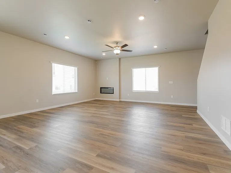 7333 Crystal Ave — Photo 6