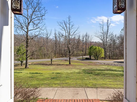 3rd image of 499 River Oaks Dr