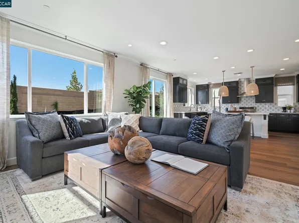 5255 Waterleaf Ln, Fairfield, CA 94534