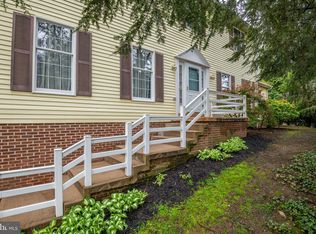 6 Edgedale Ct, Wyomissing, PA 19610