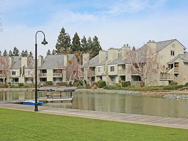 Landing at Riverlake — Photo 10