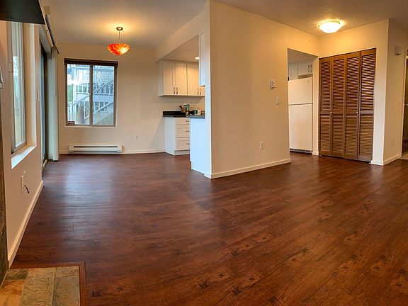 5th image of 2345 Boylston Ave E #101