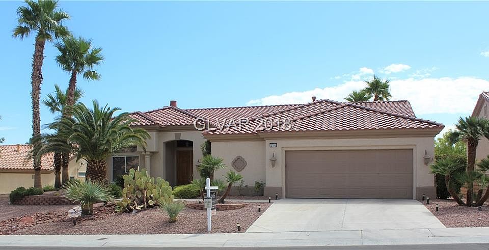 1st image of 2704 Hanging Rock Dr
