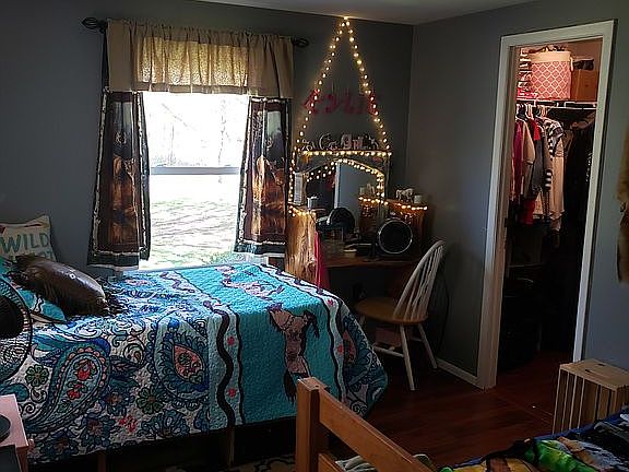 BDR 2 with w/i closet