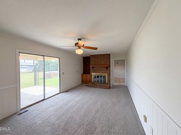 3rd image of 2037 Rice Rd