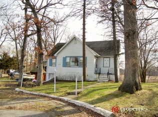 W1179 Lake Dr, Genoa City, WI 53128