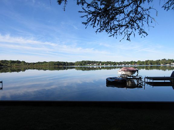 2nd image of 328 E Holland Lake Dr