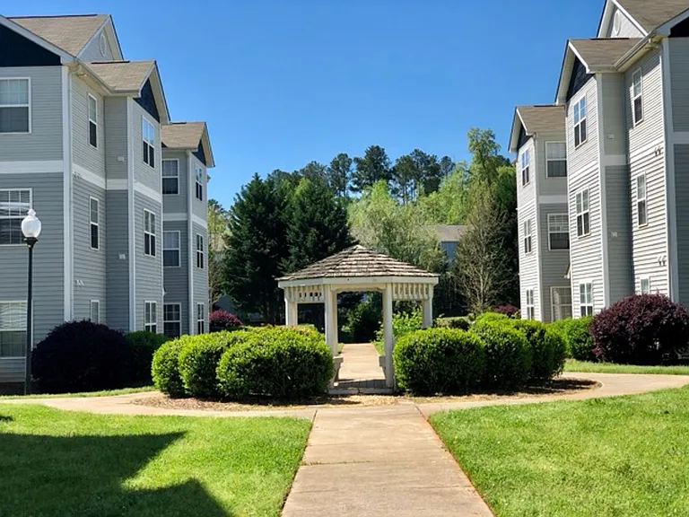 102 University Village Dr #L — Photo 13