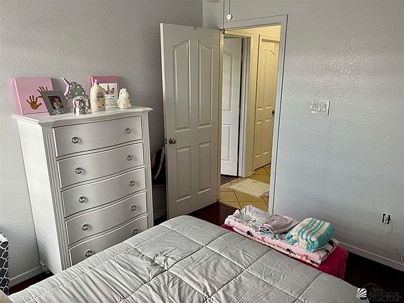 4th image of 401 N San Juan Ln