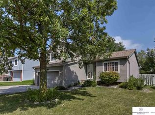 8022 Fillmore St, Omaha, NE 68122