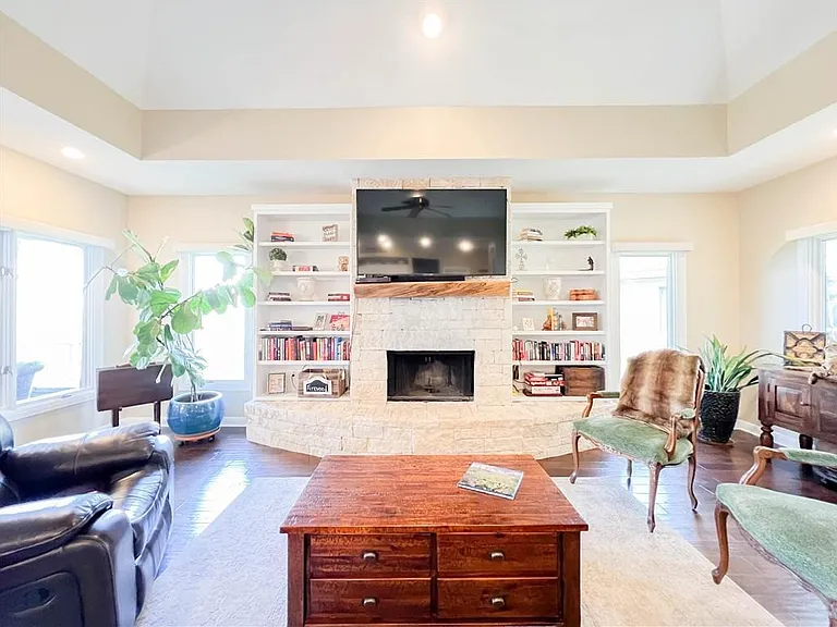 1911 Clubhouse Hill Dr #20 — Photo 7