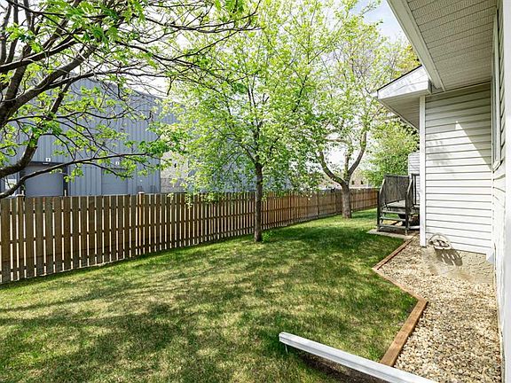 3rd image of 2816 E Botterill Cres #59-RED