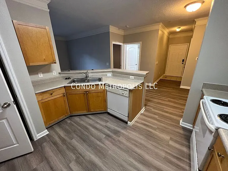 8813 Villa View Cir #108 — Photo 6